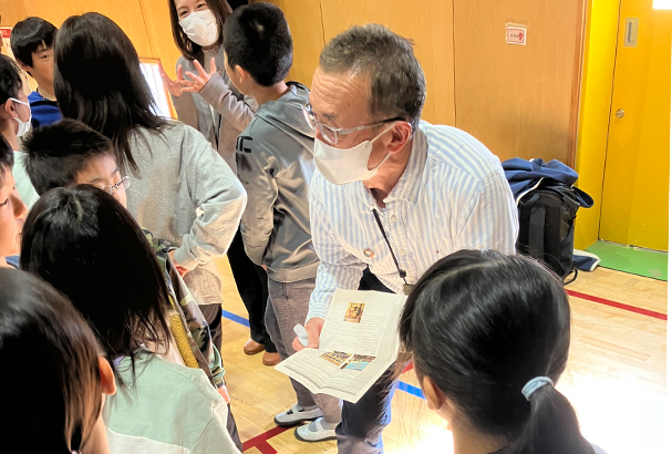 ���w�Z�ł̎��ƕ��i2