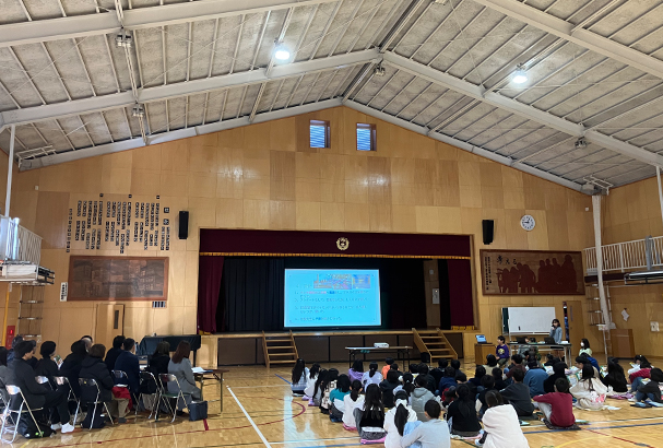 ���w�Z�ł̎��ƕ��i4